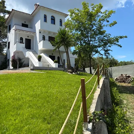 Casa At The Of The Hill